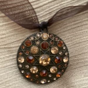 1928 Circle pendant choker with ribbon chain